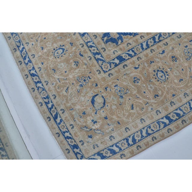 Mid 20th Century Beige Oversize Oushak Anatolian Carpet For Sale - Image 4 of 10