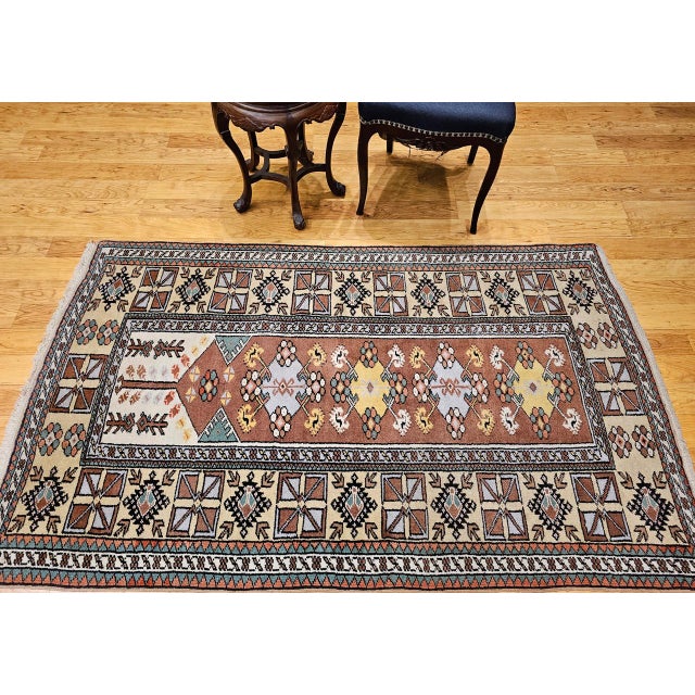 Vintage Turkish Area Rug, Handwoven Tribal Wool, Prayer Design, 1930s, 4' x 7' For Sale In Chicago - Image 6 of 15