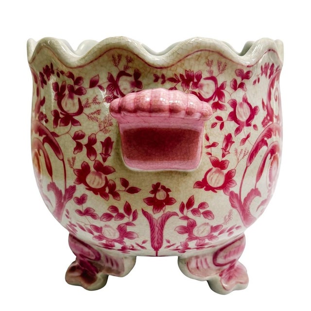 Chinoiserie Pink & White Footed Scalloped Cachepot in the Style of United Wilson For Sale - Image 4 of 7