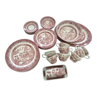 Vintage Pink Willow Rosa Chinoiserie Dinner Set Made in England - A Set of 38 Pieces For Sale