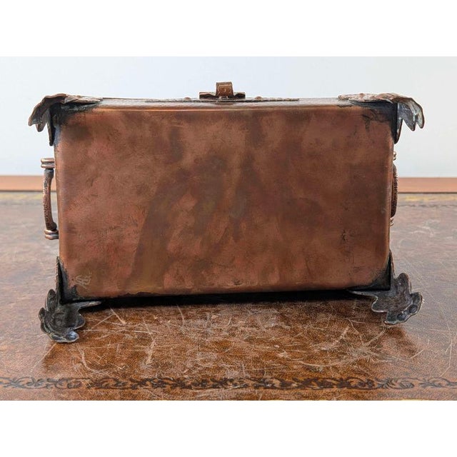 Arts and Crafts Newlyn Hand-Hammered Copper Casket Box, 1900s For Sale - Image 16 of 18