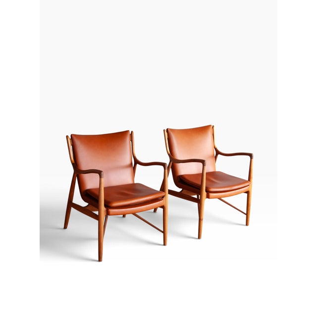 Pair of Danish Finn Juhl 45 Lounge Chairs by House of Finn Juhl For Sale In Philadelphia - Image 6 of 7