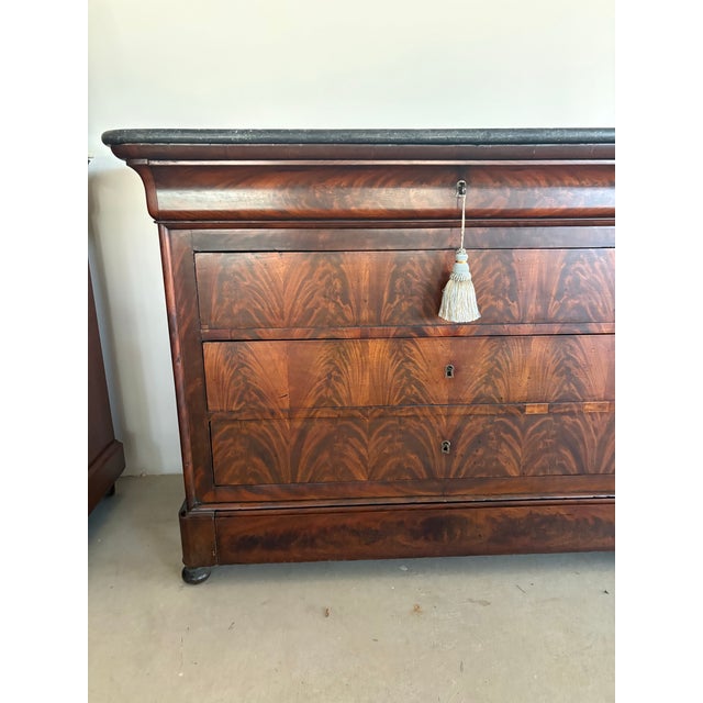Wood 19thC Louis Philippe Flame Mahogany Commode With Gray Marble Top and Bun Feet For Sale - Image 7 of 9