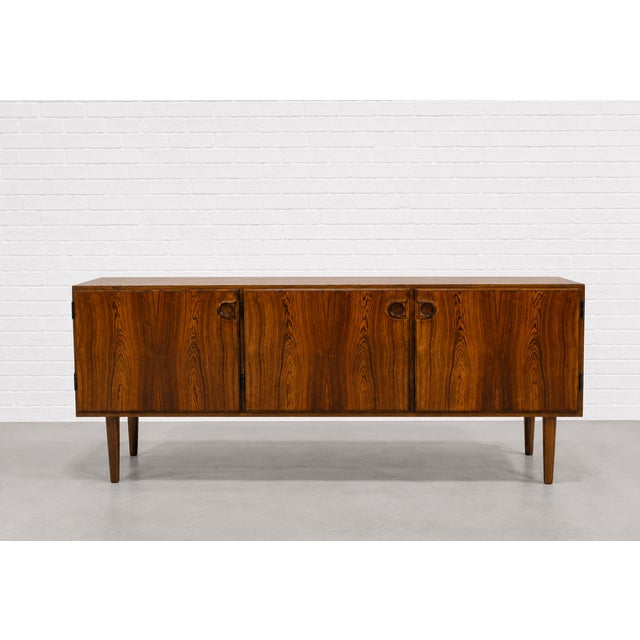 Sven Ellekaer Low Danish Mid Century Modern Credenza by Sven Ellekaer for Albert Hansen Mobelfabrik | Rosewood Sideboard, Made in Denmark C. 1960’s For Sale - Image 4 of 16