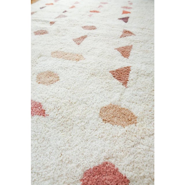 Mid-Century Modern Natural White Moroccan Wool Rug With Beige, Rose, Indian Red, Eggplant & Dusty Rose - 10x14 Ft For Sale - Image 3 of 11