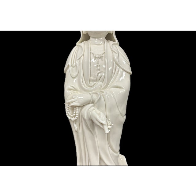 Chinese Blanc-De-Chine Porcelain Figure of Guanyin For Sale In Tampa - Image 6 of 11