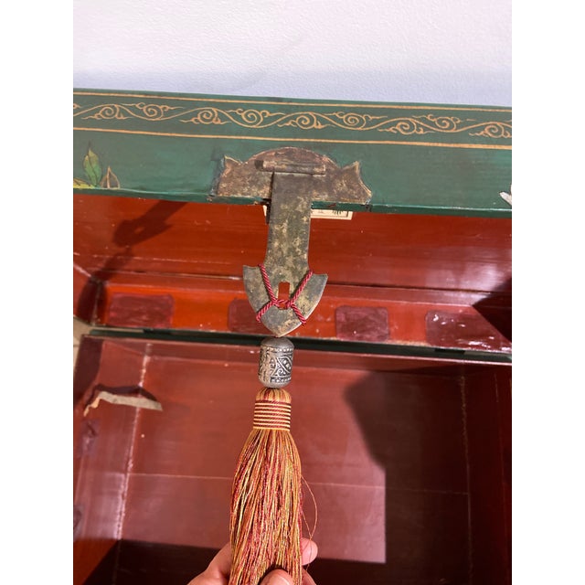 1970s Vintage Chinoiserie Painted Trunk For Sale In Charlotte - Image 6 of 11