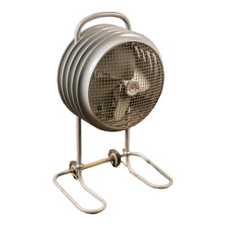 Vintage "Mobilaire" Floor Fan by Westinghouse For Sale
