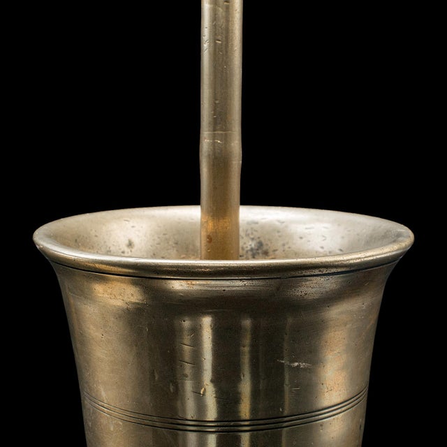 Antique Mortar and Pestle Set, English Bronze Apothecary Grinder, Georgian, 1750 For Sale - Image 9 of 10