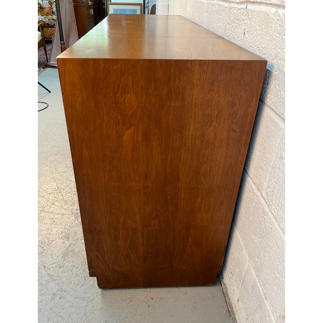 Henredon Circa 60' Mid-Century Walnut Six Drawer Lowboy Dresser For Sale - Image 10 of 18