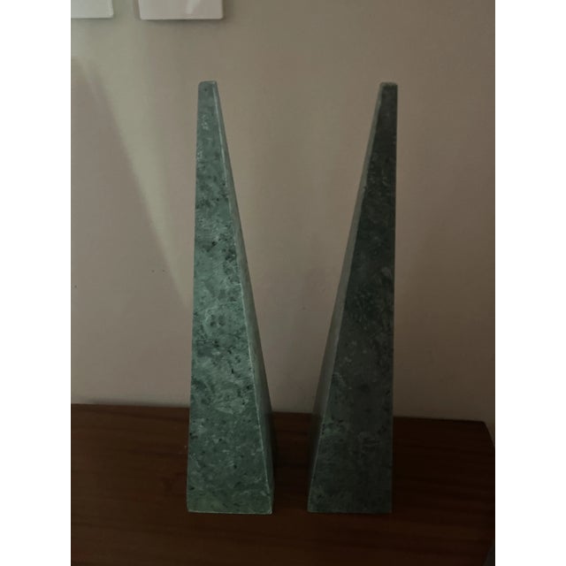 Art Deco Pair of 1980s Sculptured Marble Pillars For Sale - Image 3 of 5