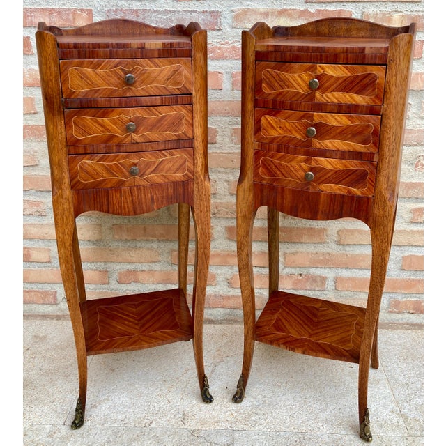 Late 19th Century Description Pair of French Walnut Bedside Tables Adorned with Fine Louis XV Mar For Sale - Image 17 of 18