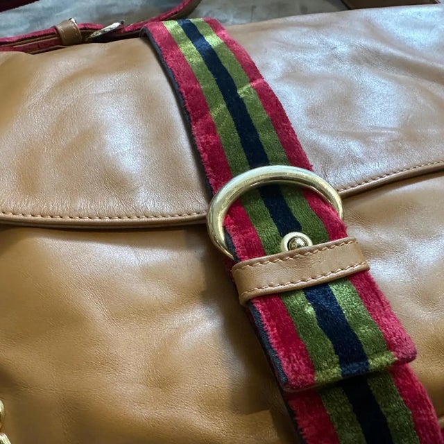 1990s Iconic Brown Leather and Velvet Messanger Bag by Roberta Di Camerino For Sale - Image 15 of 18