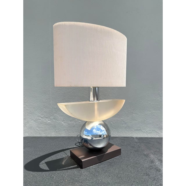 Vintage Postmodern Lucite and Chrome Lamp For Sale - Image 4 of 7