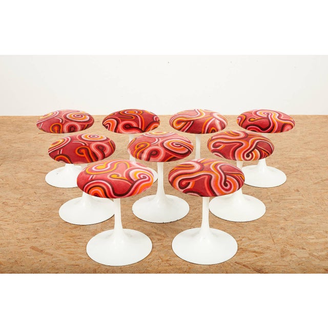Aluminum and Fabric Tulip Stool, in Good conditions. Designed 1960 to 1969