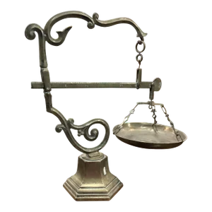 Antique Balance Scale From the Late 18th Century