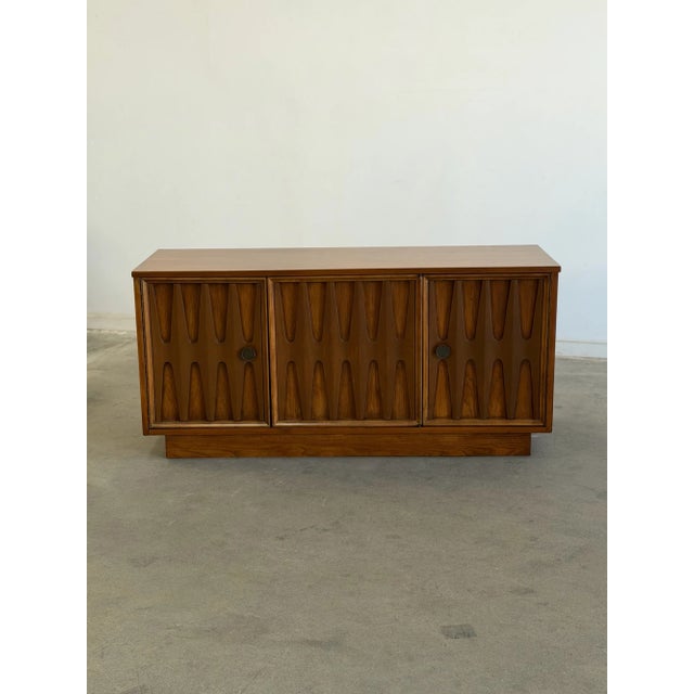 Mid-Century Modern 1960s Brasilia Style Credenza For Sale - Image 3 of 13