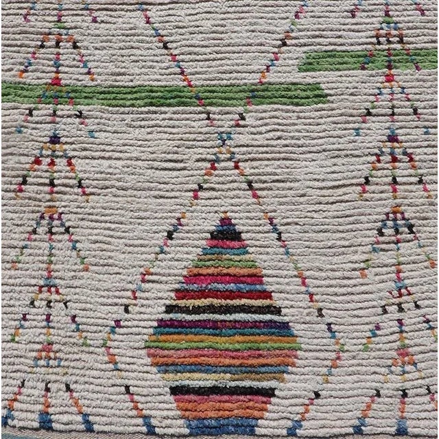 Tribal Moroccan Runner in Wool With Geometric Diamond Design on a Ivory Field For Sale - Image 4 of 12