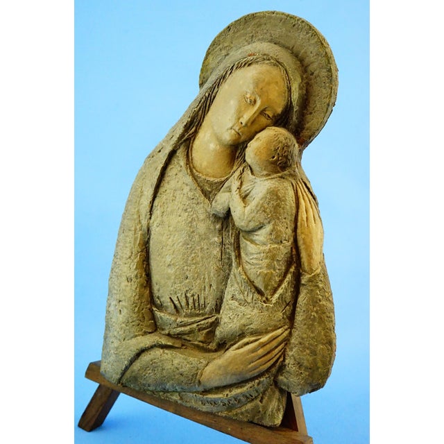 Brown 20th Century Terracotta Sculpture of Madonna and Child by Francesco Prosperi, Assisi, Italy For Sale - Image 8 of 18