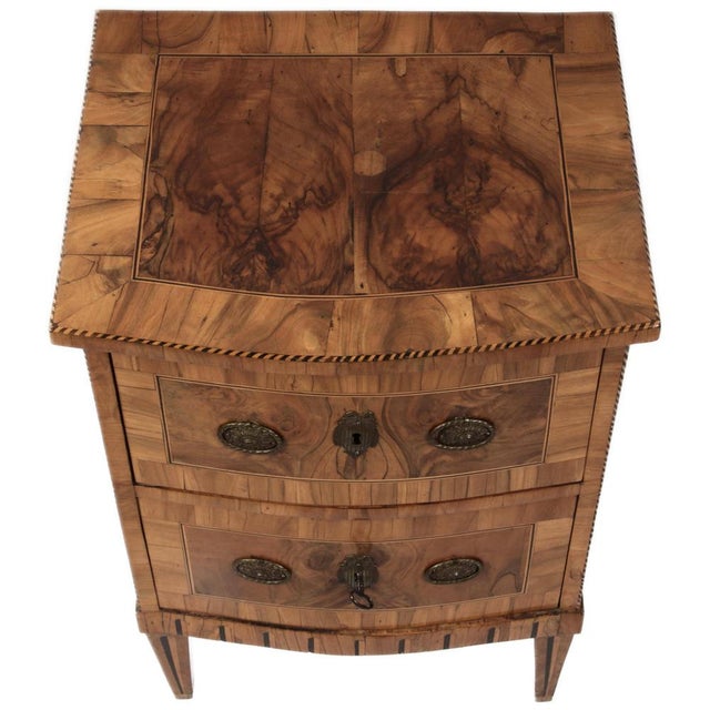 Small Antique Baroque Louis XVI Chest of Drawers in Walnut, 1780 For Sale - Image 4 of 18