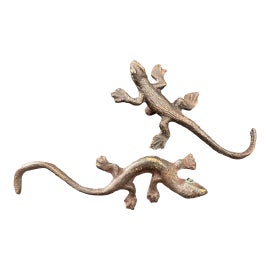 Example of Cabinet and Drawer Hardware