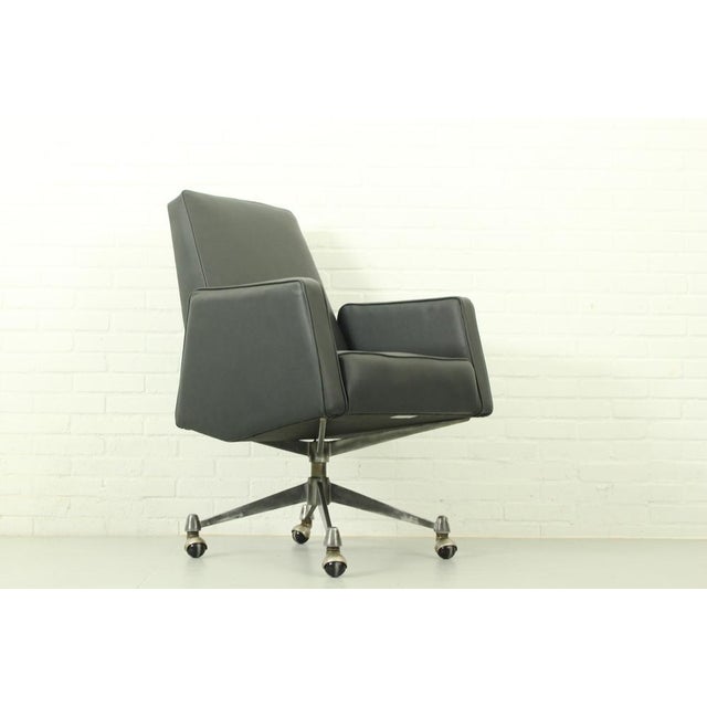 1960s Model 98 Office Chair by Theo Ruth for Artifort, 1960s For Sale - Image 5 of 15