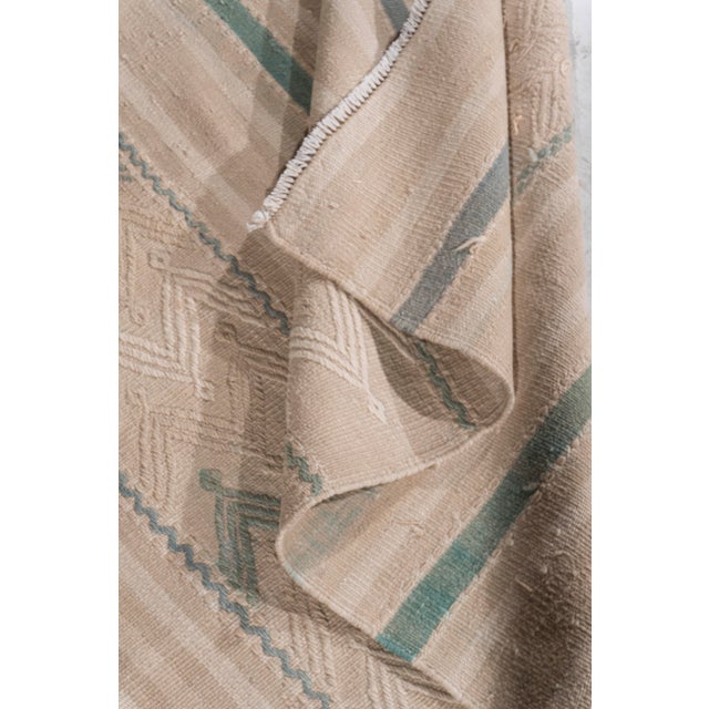 Tan Vintage Circa 1940 Tan Turkish Kilim Flatweave Rug 4ft 8in X 9ft 4in For Sale - Image 8 of 14