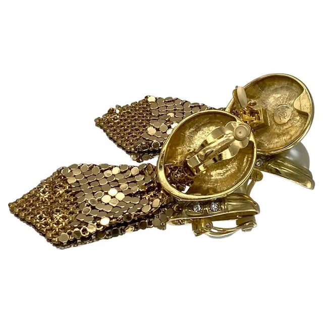 Whiting & Davis Art Deco Style Gold Mesh & Pearl Drop Earrings For Sale In Atlanta - Image 6 of 7