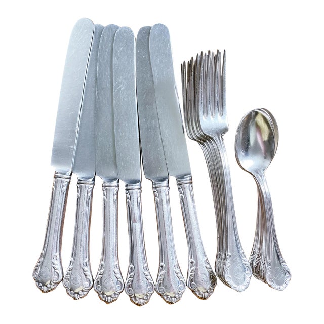 Early 1900s Service for 6 Silver Plated Flatware From the Plaza Hotel- 18 Pieces For Sale