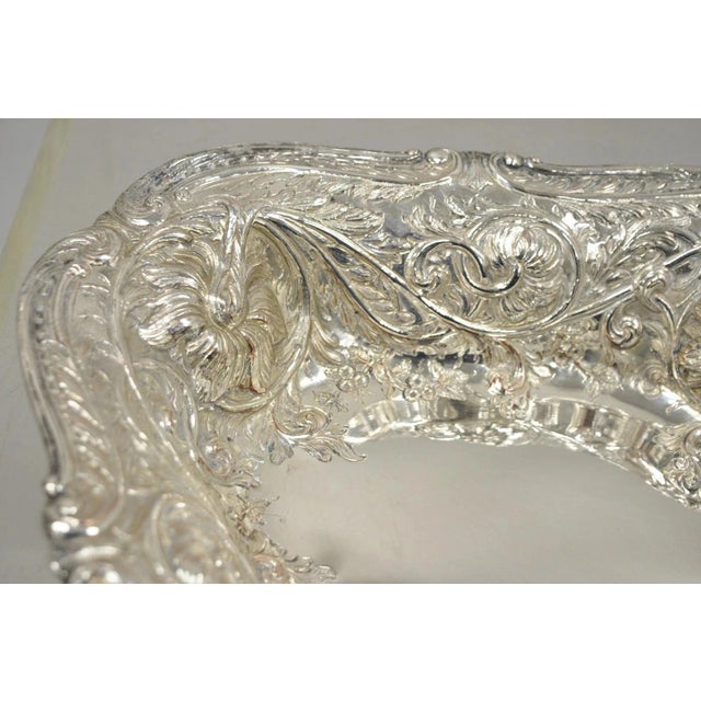 Early 20th Century M&h English Victorian Art Nouveau Silver Plated Floral Repousse Fruit Bowls Pair For Sale In Philadelphia - Image 6 of 12