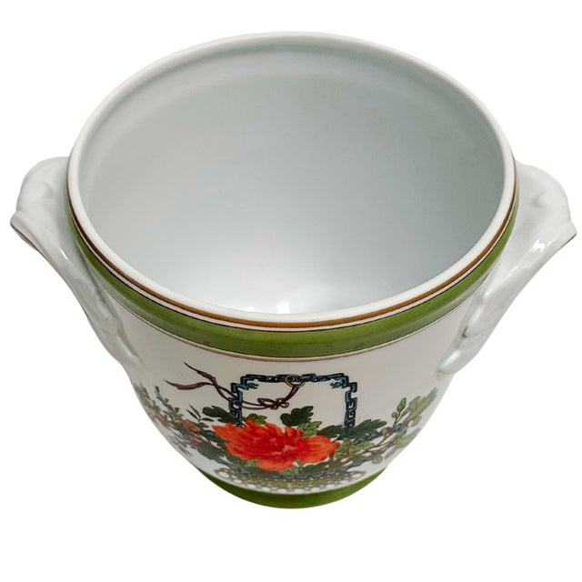 Late 20th Century Late 20th Century Mottahedeh Vista Allegre Chinese Woodblock Neoclassical Cachepot For Sale - Image 5 of 8