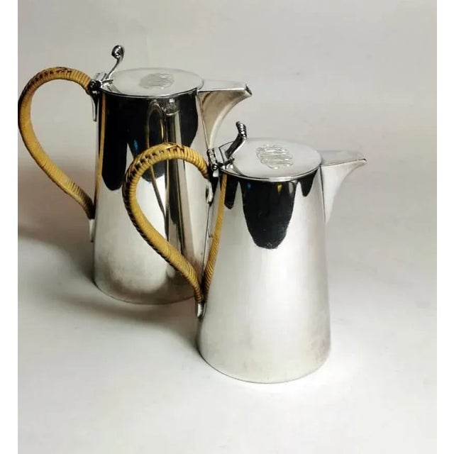 Gorham Art Deco Pair of Silver Plated Breakfast Jugs With Raffia Handles For Sale - Image 11 of 11