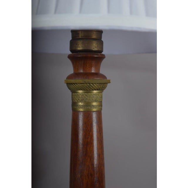Brass Vintage Neoclassical Style Turned Wood Column Table Lamp, Brass Collar Accents For Sale - Image 8 of 8
