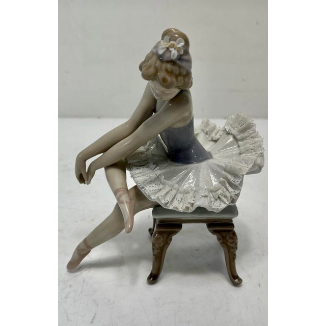 Lladro Vintage Lladró "Recital" #5496 Porcelain Figurine - Rare Lace Tutu - 1987 For Sale - Image 4 of 5