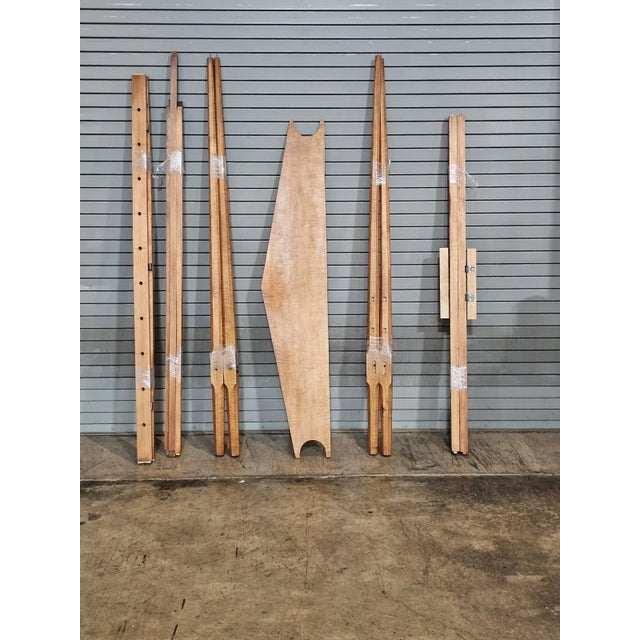 Traditional Late 20th Century Douglas Campbell Benchmade Tiger Maple King Size Pencil Post Canopy Bed Maine For Sale - Image 3 of 10
