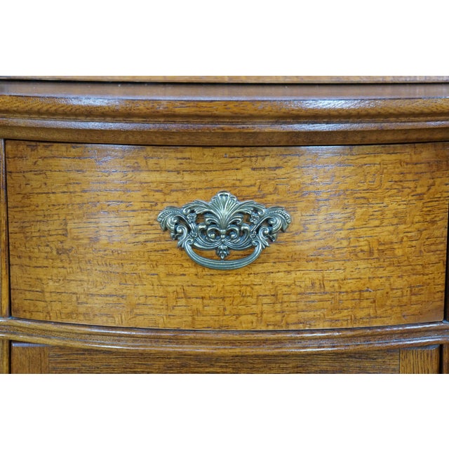 Late 20th Century Lexington Victorian Sampler Collection Oak 391 Spindle Mirror Dresser Chest For Sale - Image 10 of 18