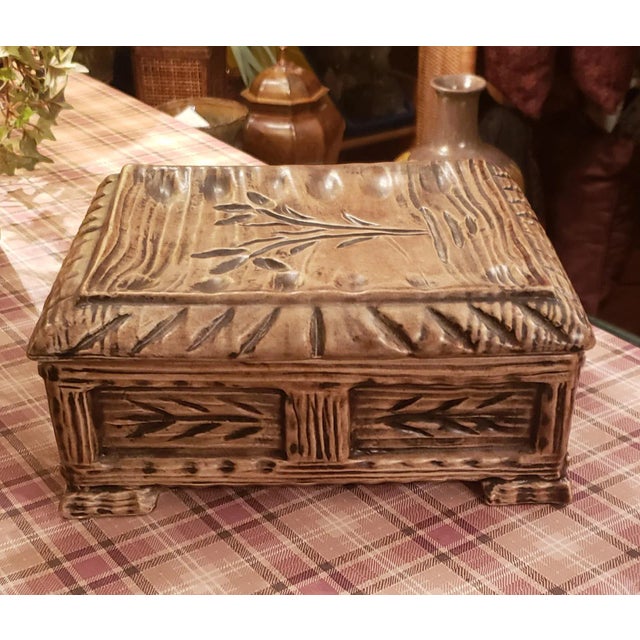 Mid-Century Modern 1960s Oversized Porcelain Dresser Box With Square Feet For Sale - Image 3 of 11