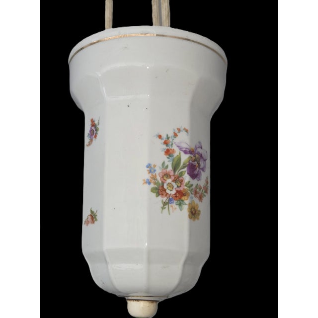 Antique White Vintage German Porcelain Pulley Pendant Lamp: Antique Floral Hand-Painted Drawbar Light For Sale - Image 8 of 11