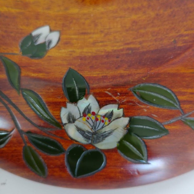 Vintage Japanese Lacquer Wood Lidded Box Mother-Of-Pearl Etched Floral Inlay Kashiki Ceremonial For Sale In Houston - Image 6 of 7