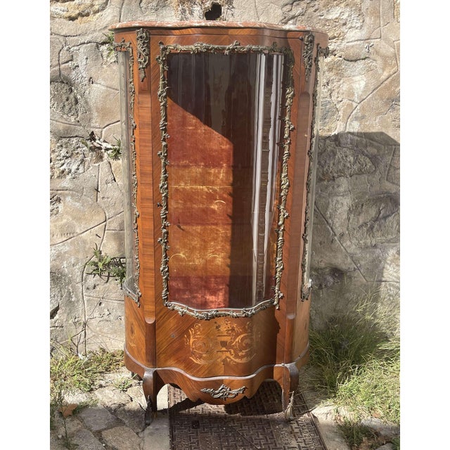 Brown French Louis XV Style Display Case, 19th Century For Sale - Image 8 of 8