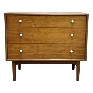 Mid Century Modern Chest of Drawers For Sale