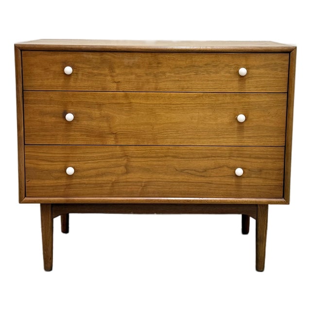 Mid Century Modern Chest of Drawers For Sale