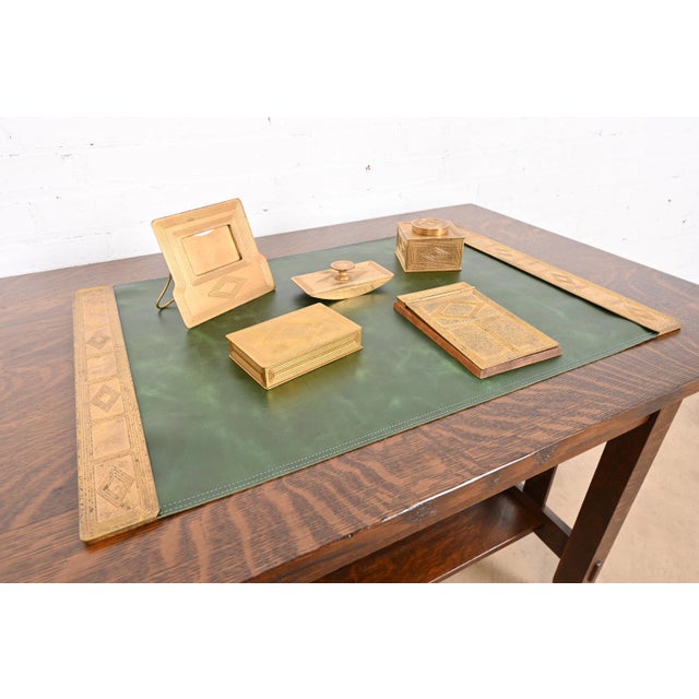 Tiffany Studios New York Graduate Pattern Bronze Doré Box For Sale - Image 11 of 12