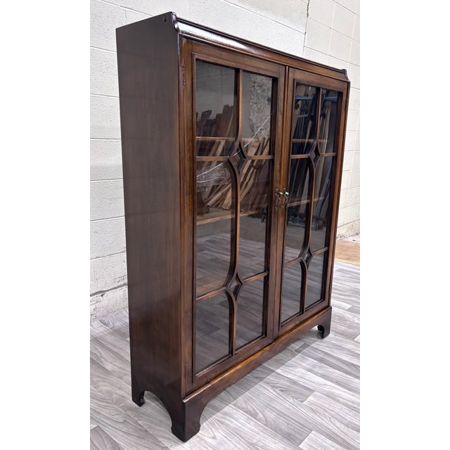 Vintage Georgian Revival Mahogany and Glass Bookcase Display Cabinet For Sale In Kansas City - Image 6 of 8
