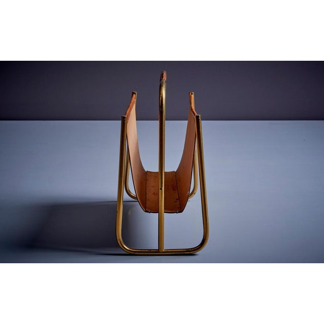 Carl Auböck Magazine Rack in Brass Brown Cognac Leather attributed to Carl Auböck, 1950s For Sale - Image 4 of 9