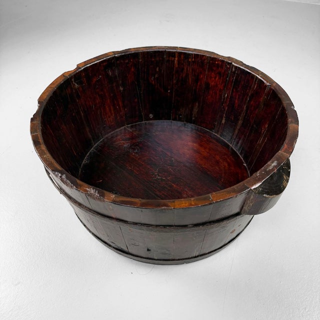 Lacquered Decorative Wooden Tub Tarai, Japan, 1910 For Sale - Image 4 of 17