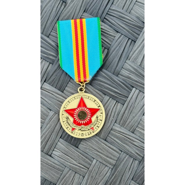 Rare Kazakhstan Special Forces 20th Anniversary Medal 1992-2012 Red Star Original Ribbon For Sale - Image 4 of 9