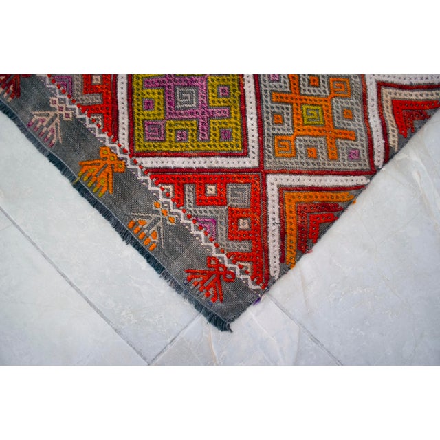 Hand-Woven Braided Small Rug Turkish Jajim Kilim - 19″ × 29″ For Sale - Image 9 of 13