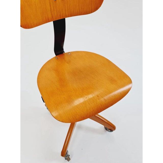 Vintage Bauhaus Swivel Office Chair in Wood by Böhler, 1940s For Sale - Image 8 of 11