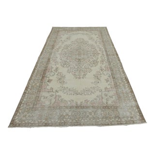 1950s Turkish Vintage Handmade Floral Desing Vintage White Oushak Wool Area Rug For Sale
